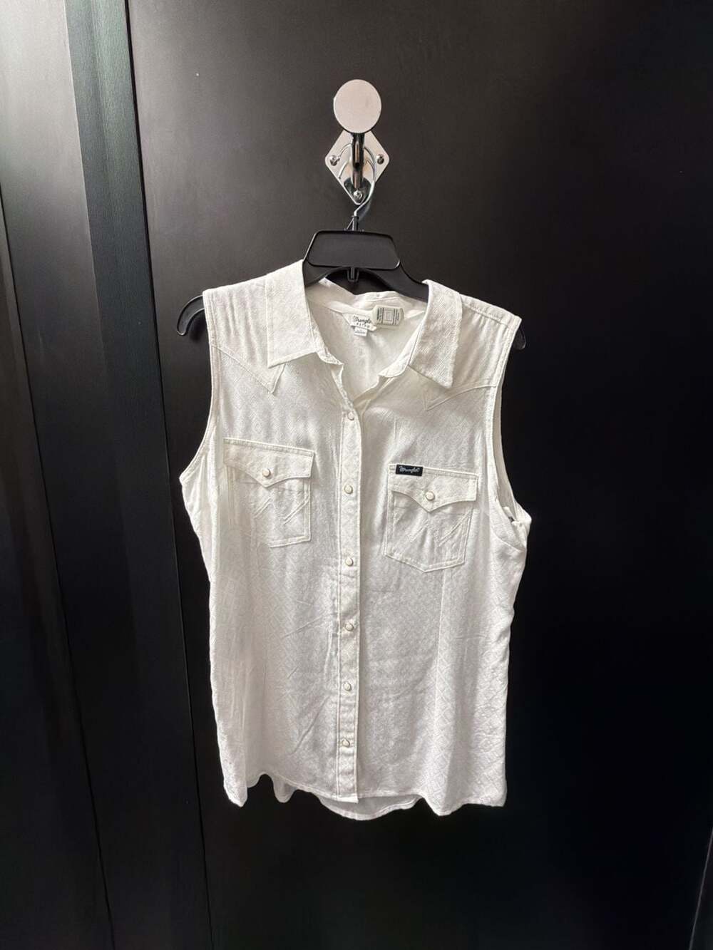 Wrangler Retro Women's White Textured Western Sleeveless Snap Shirt